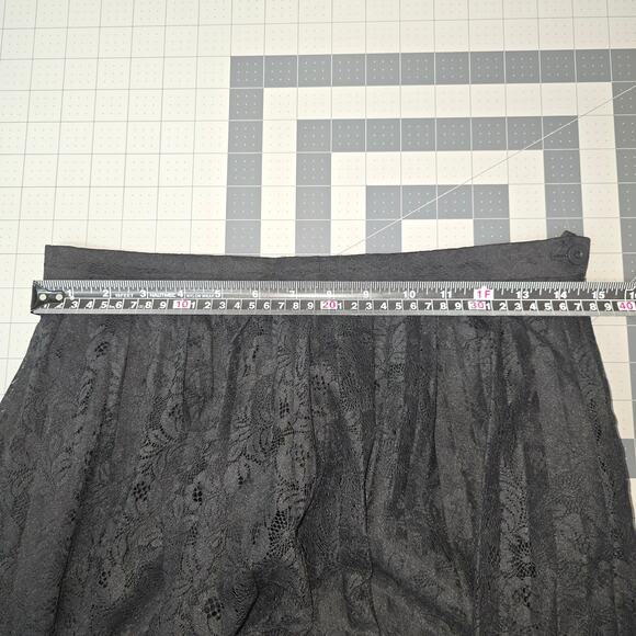 SOLO Midi Skirt Womens 12 Black Lace Whimsy Goth Romantic Capsule Minimalist - Picture 6 of 13